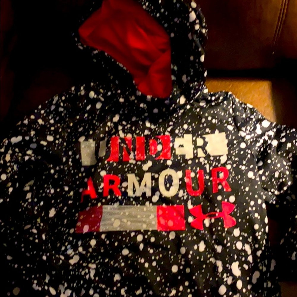 Girls Large Under Armour Hoodie
